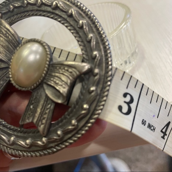 Vintage Crystal cut trinket Faux pearl open top bow trinket/jewelry/rings - Picture 6 of 9